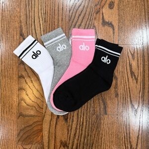 Alo Throwback socks 4 pairs brand new
